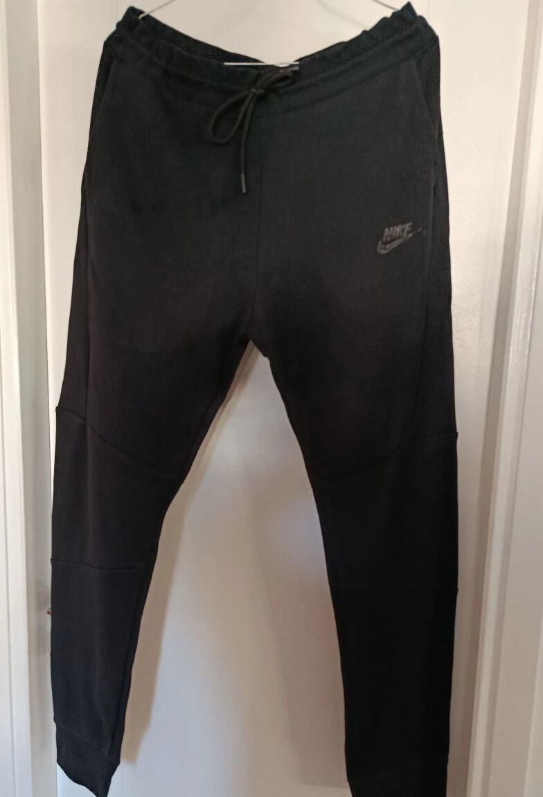 Αθλητική φόρμα Nike μέγεθος XL σαν καινούργια, μαύρη