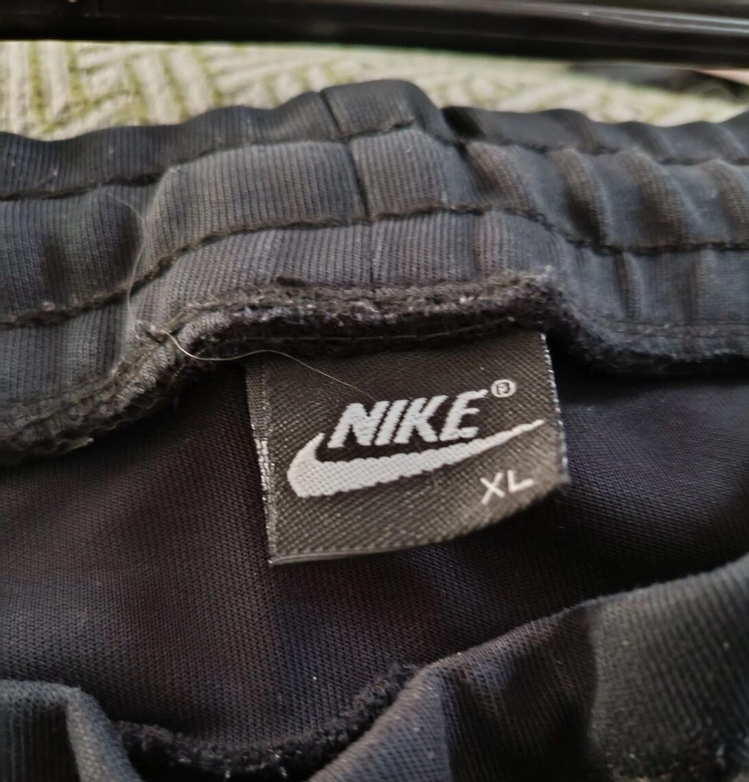 Αθλητική φόρμα Nike μέγεθος XL σαν καινούργια, μαύρη